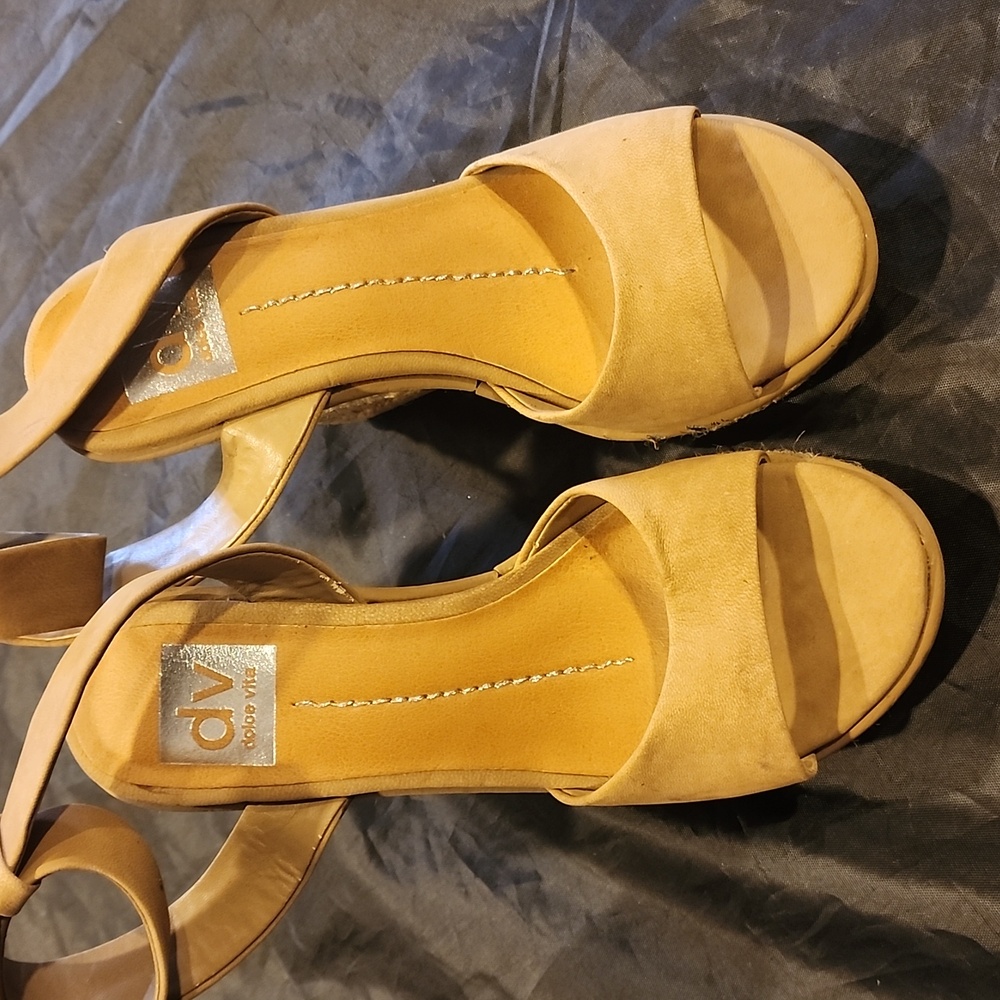 Women's shoes